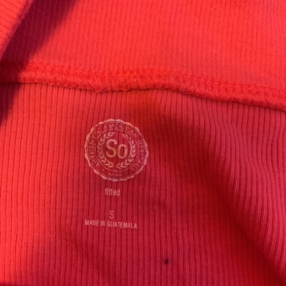 Off the shoulder T-shirt - Picture 2 of 4